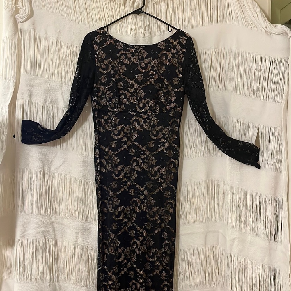Four length black lace backless mermaid dress
